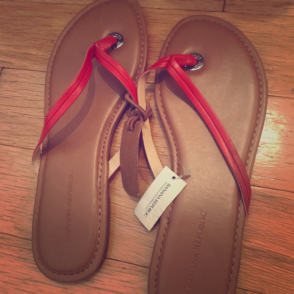 Banana Republic Flip Flops NWT Size 8